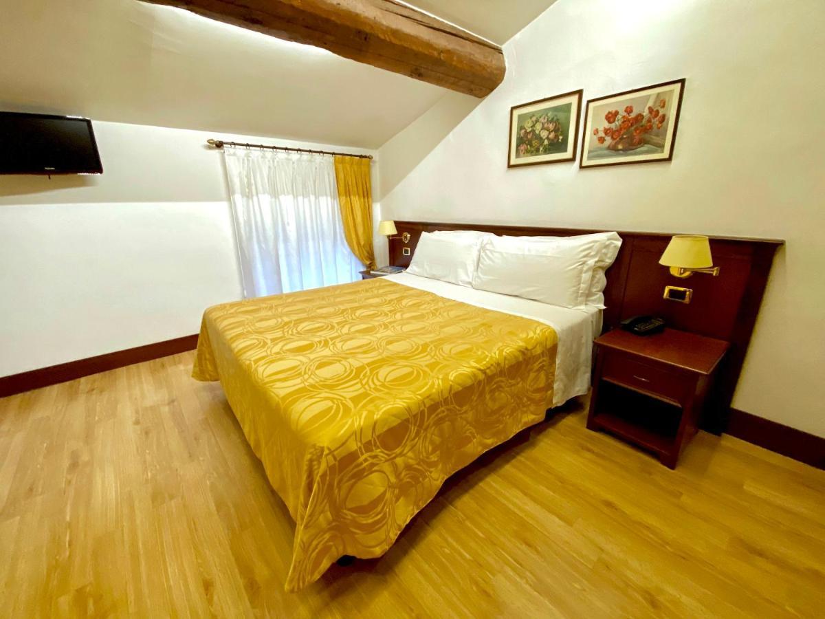 Aurora Hotel 3*