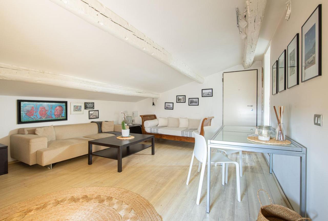 Apartamento Stunning Floor Flat In The Heart Of *