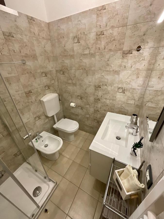 Centre Life Apartment