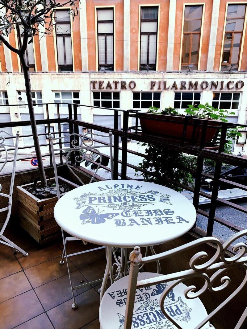 Al Teatro Pensión