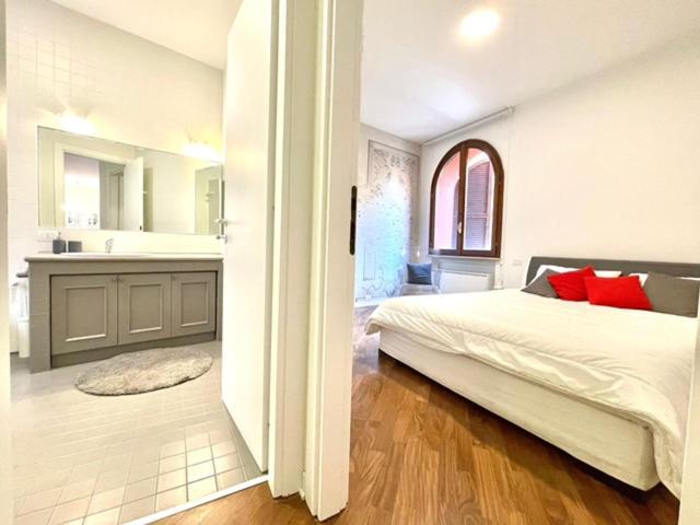 Domus - Ampia Moderna Casa Su 2 Piani Nel Cuore Di Appartement Vérone