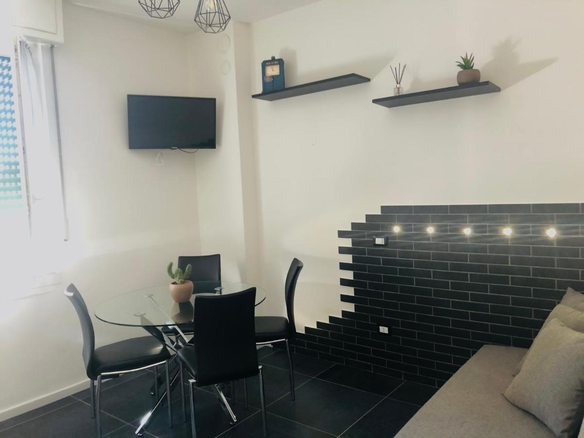 Blaxej, Nel Cuore Di Verona, Moderno Ed Elegante, 4 Posti Letto, Wi-fi, Self Check In Apartment *