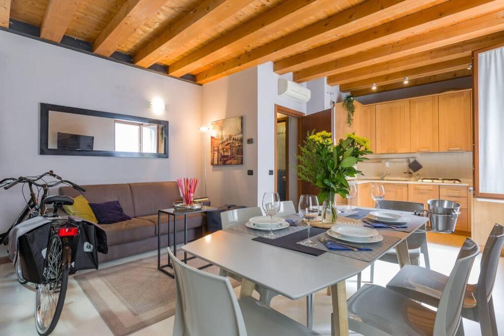 ***penthouse 4 Min To Arena Inside Fortress ! *