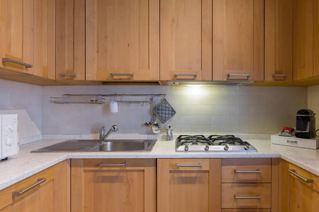 Apartment ***penthouse 4 Min To Arena Inside Fortress ! Verona