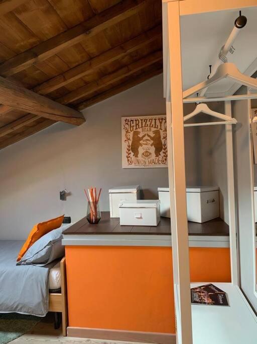 ***penthouse 4 Min To Arena Inside Fortress ! Apartment