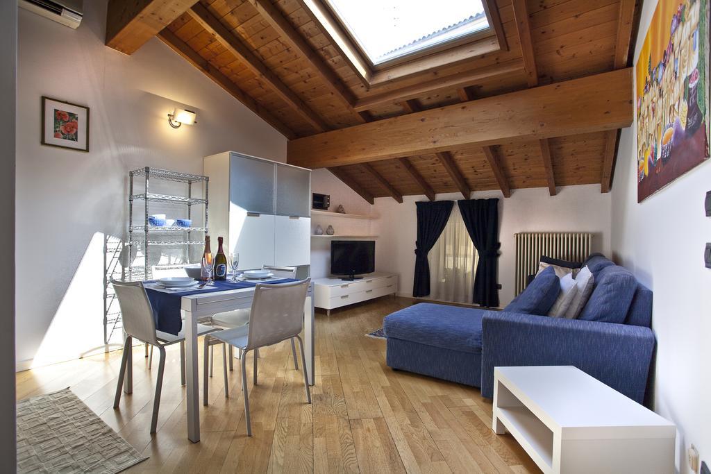 La Colombina Apartment *