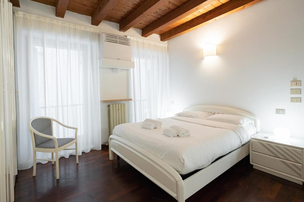 Domus - Centralissima E Antica Residenza Cappello Apartment