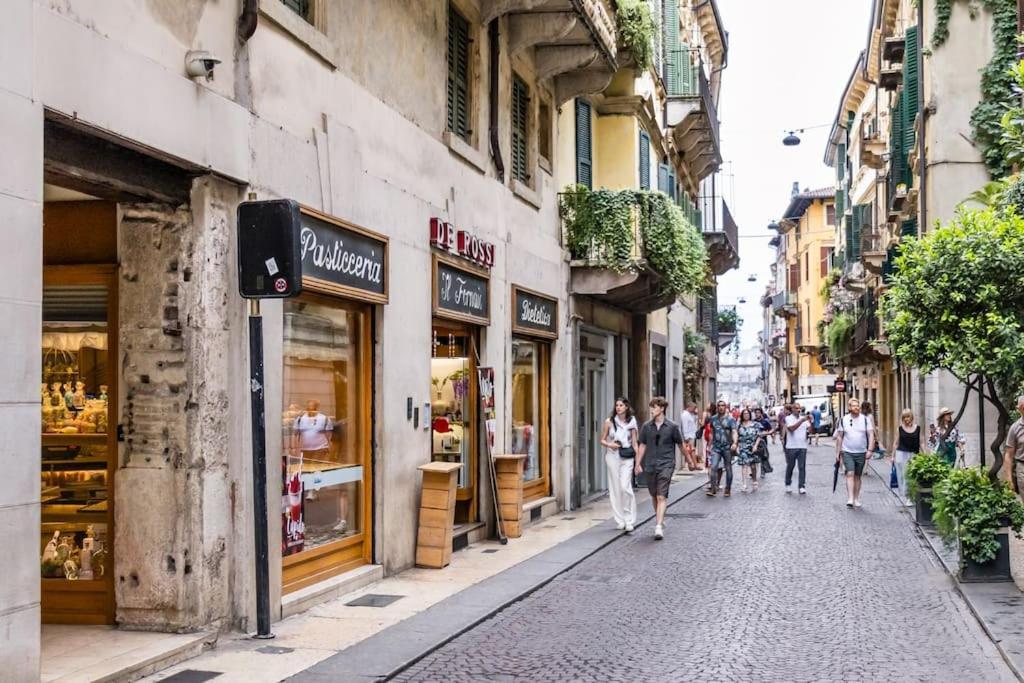 Residenza Angels @piazzadelleerbe Apartamento *