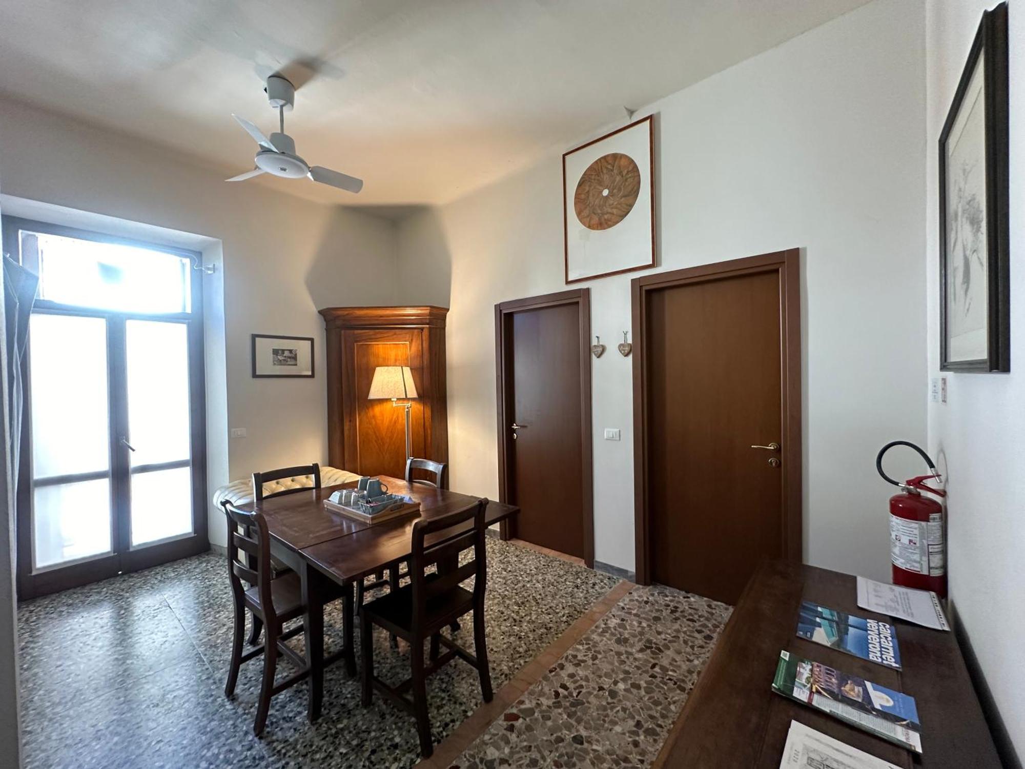 Elle Palace - Simply Elegant * Verona