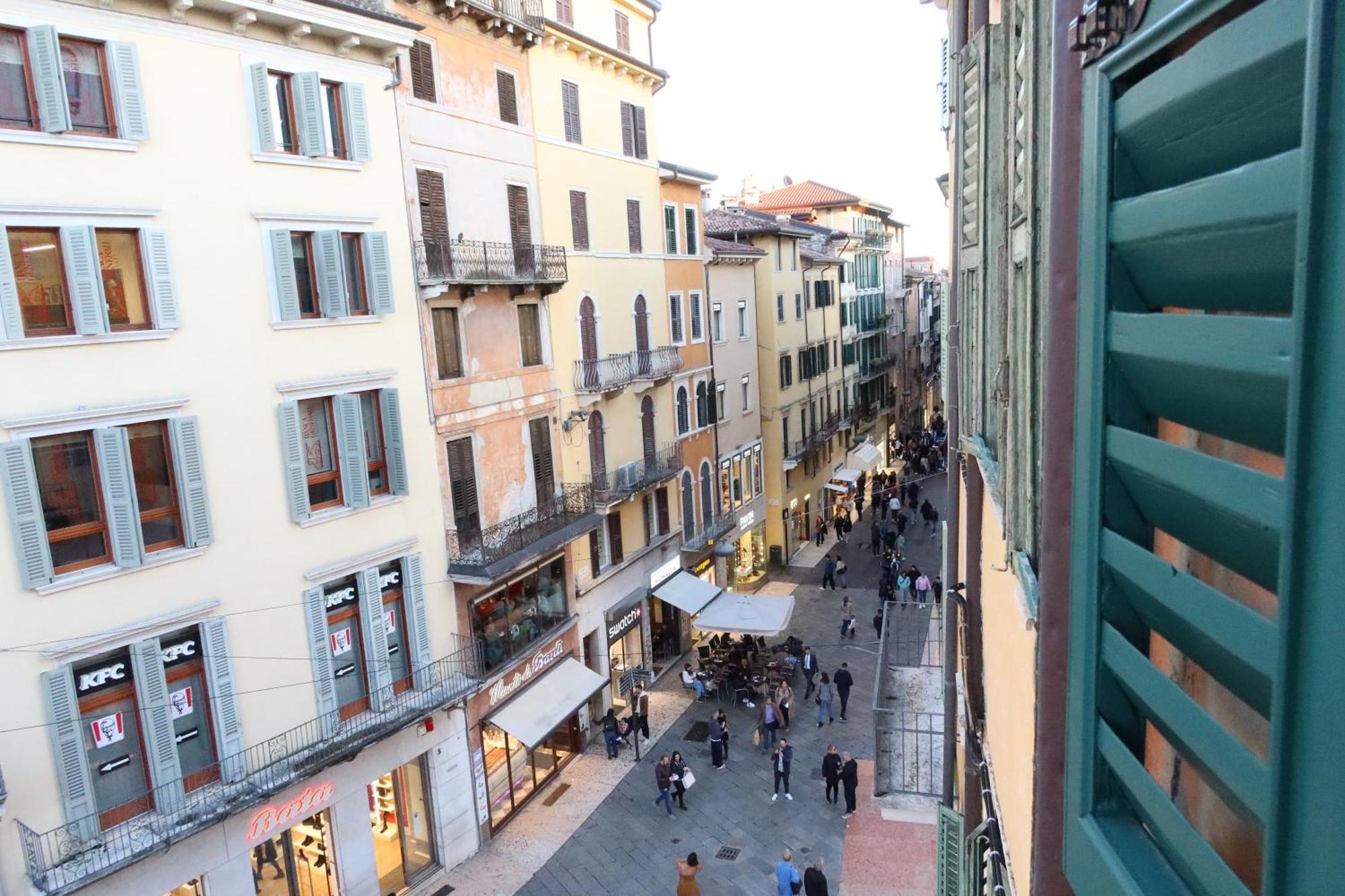 Luxury Flats Piazza Erbe, Floor 3