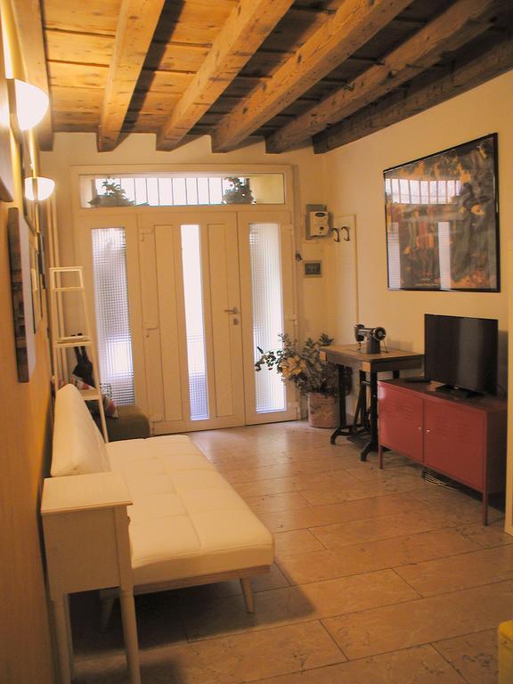 Santa Chiara Apartment