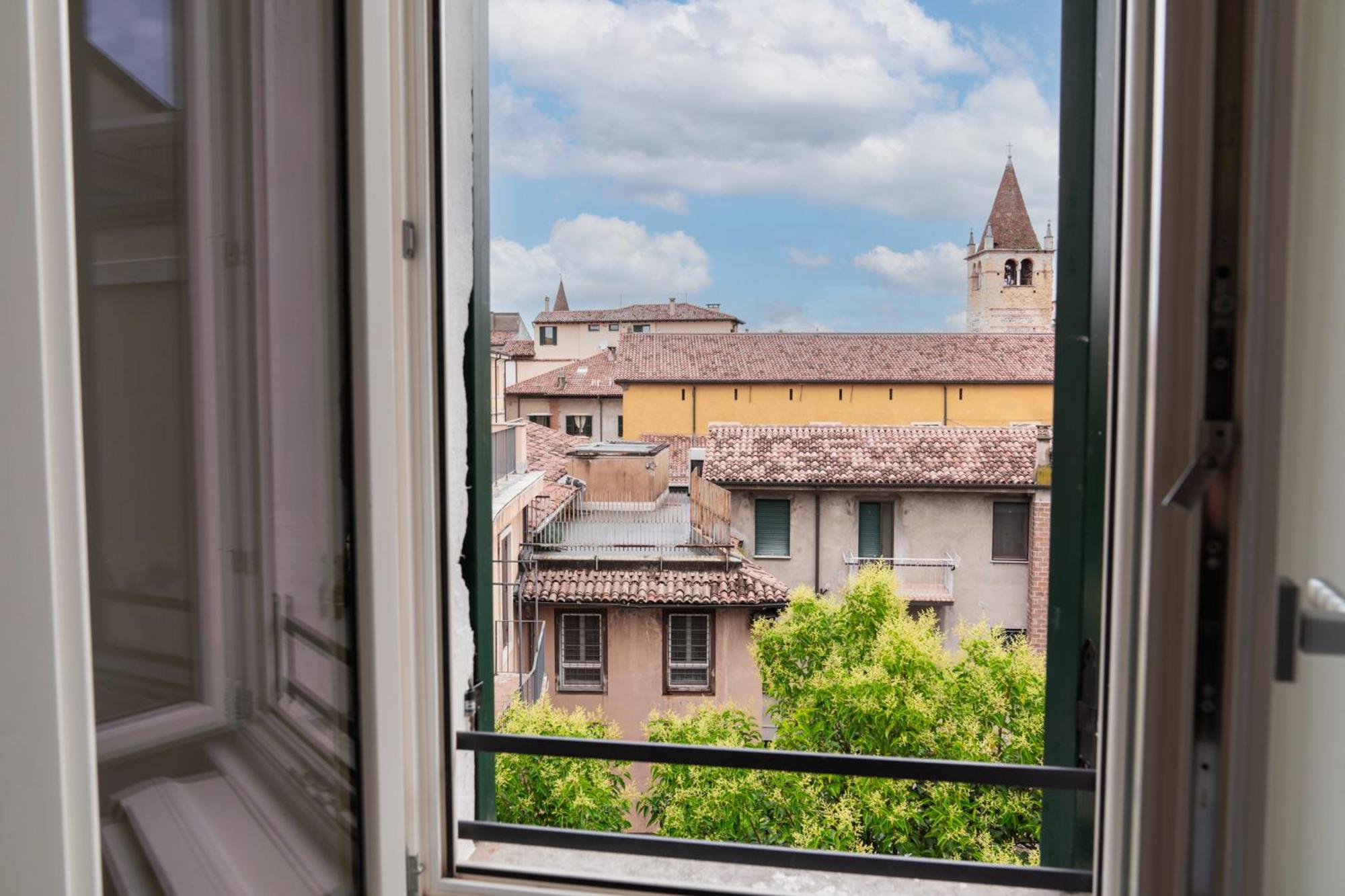 Palazzo Delle Guglie By Postcardsfrom * Vérone
