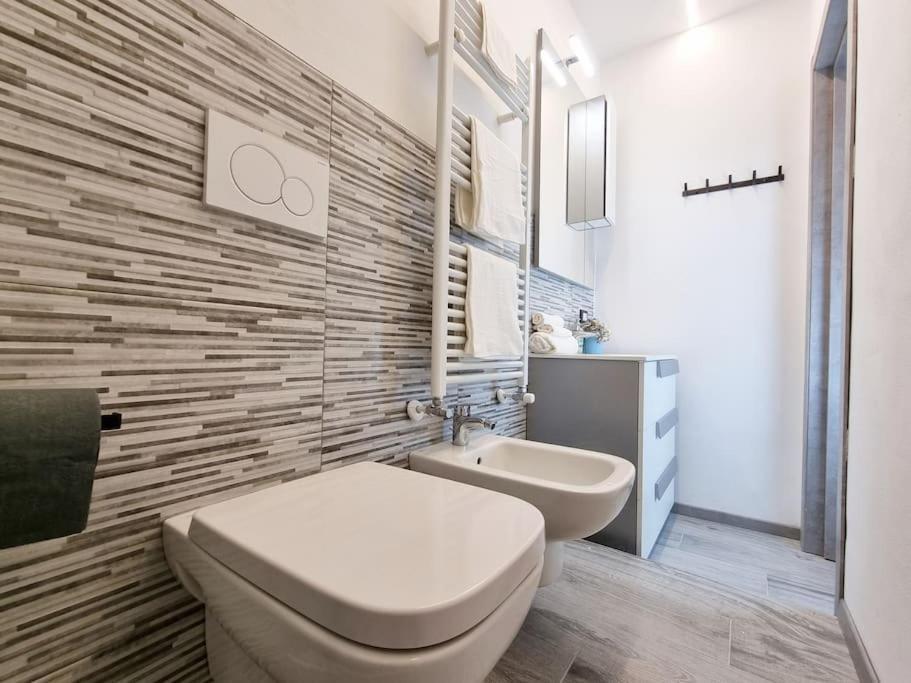 Apartamento Intero Giulietta - Fiera Ospedale Borgo Roma - Free Parking - Free Wi-fi *