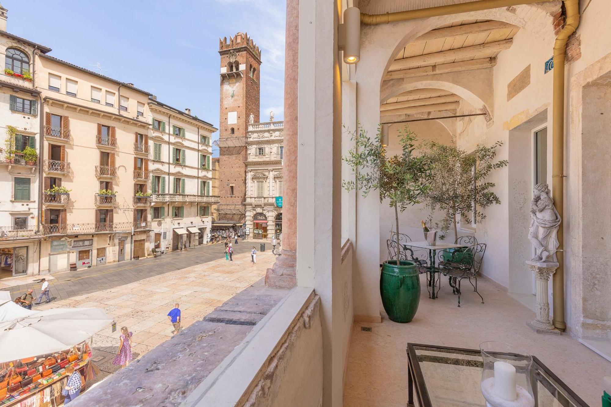 Guest house Corte Realdi Piazza Erbe 3*
