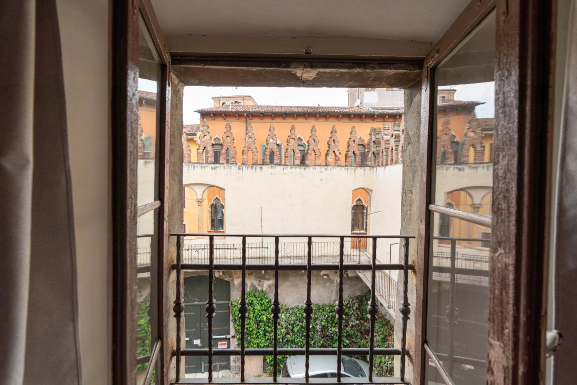 Appart hôtel Palazzo Delle Guglie By Postcardsfrom
