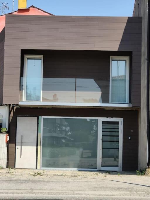 Flat 1 * Verona