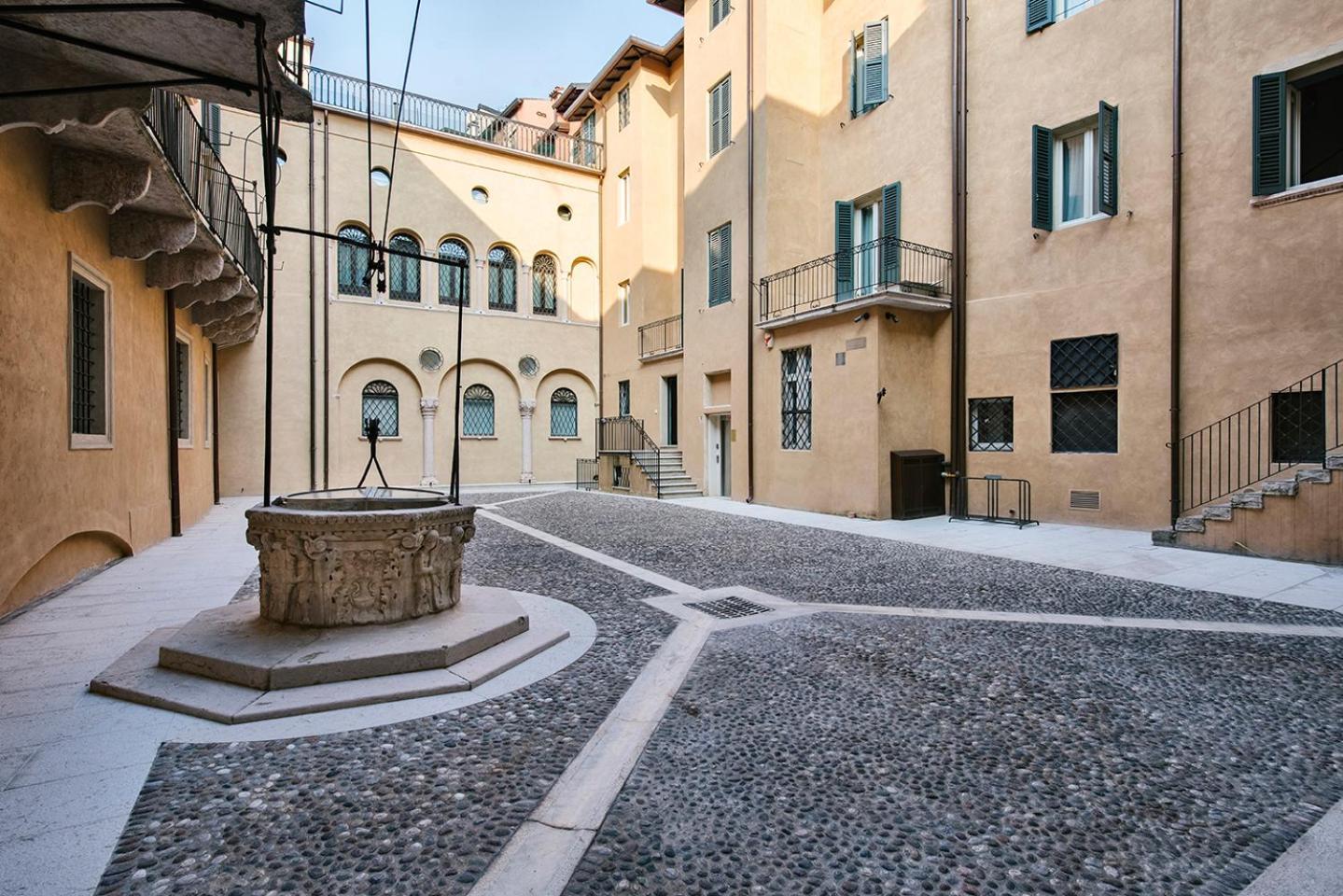 Appartamento Palazzo Confalonieri Da Lisca *