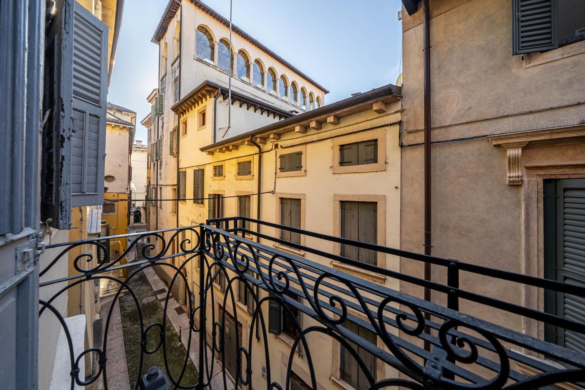 Casa Nicola Alle Arche Scaligere Apartment