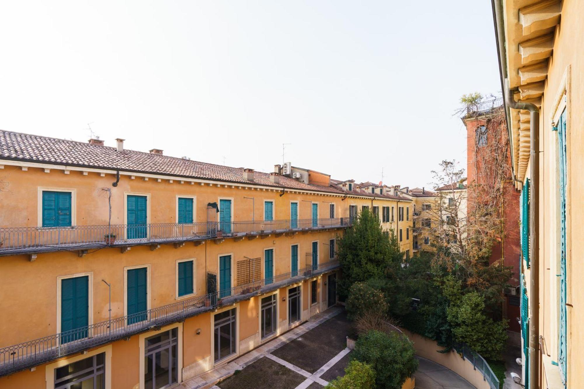 Appart hôtel Palazzo Delle Guglie By Postcardsfrom *