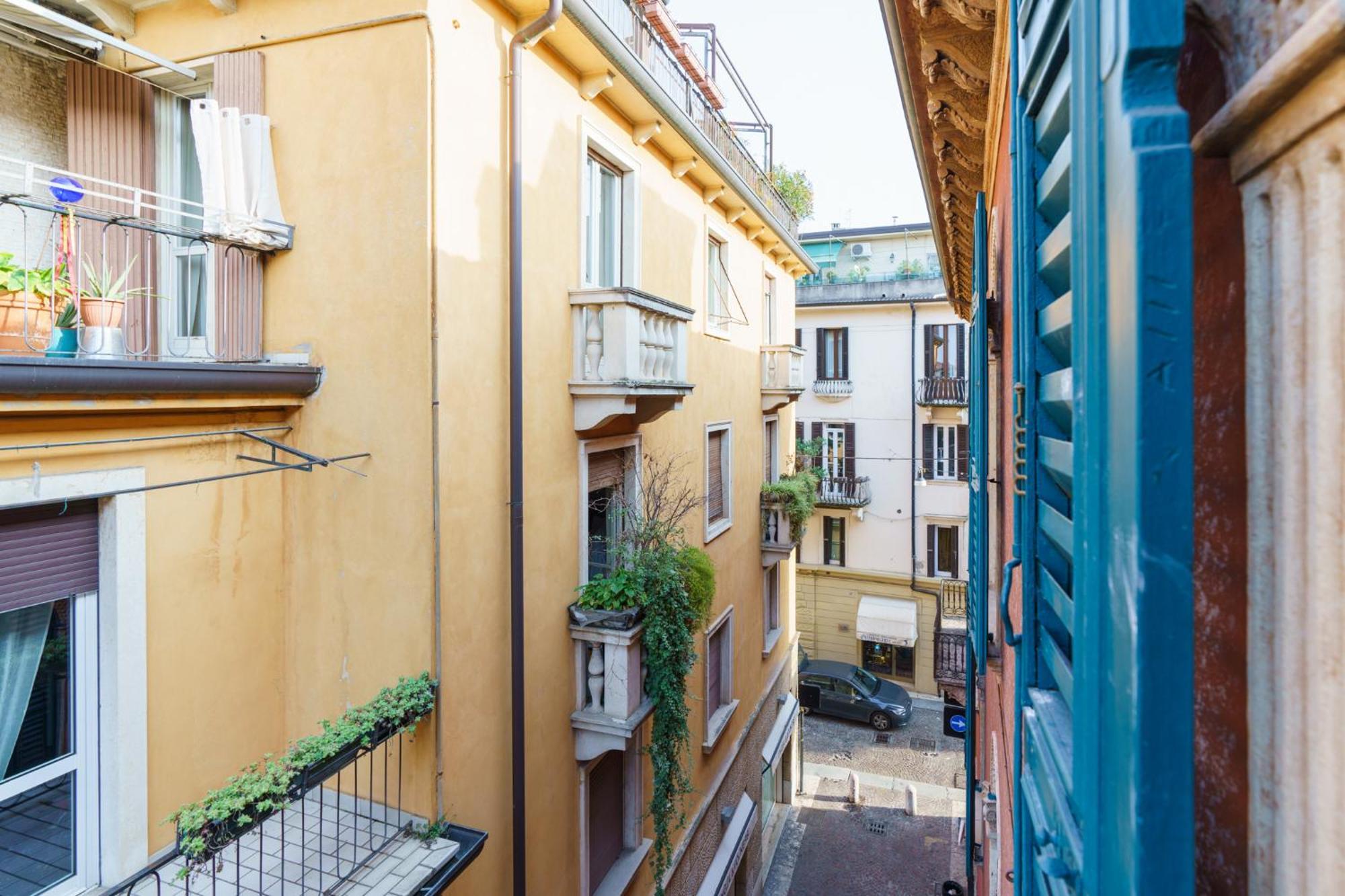 Palazzo Delle Guglie By Postcardsfrom Appart hôtel Vérone