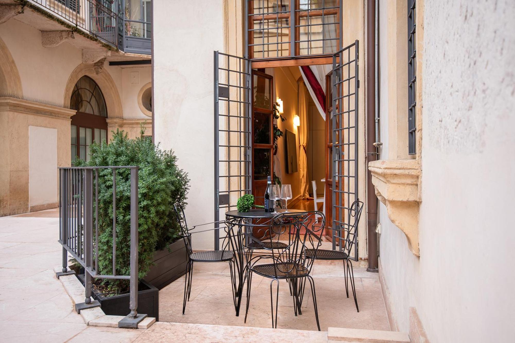 Domus - Palazzo Lugo Apartamento Verona