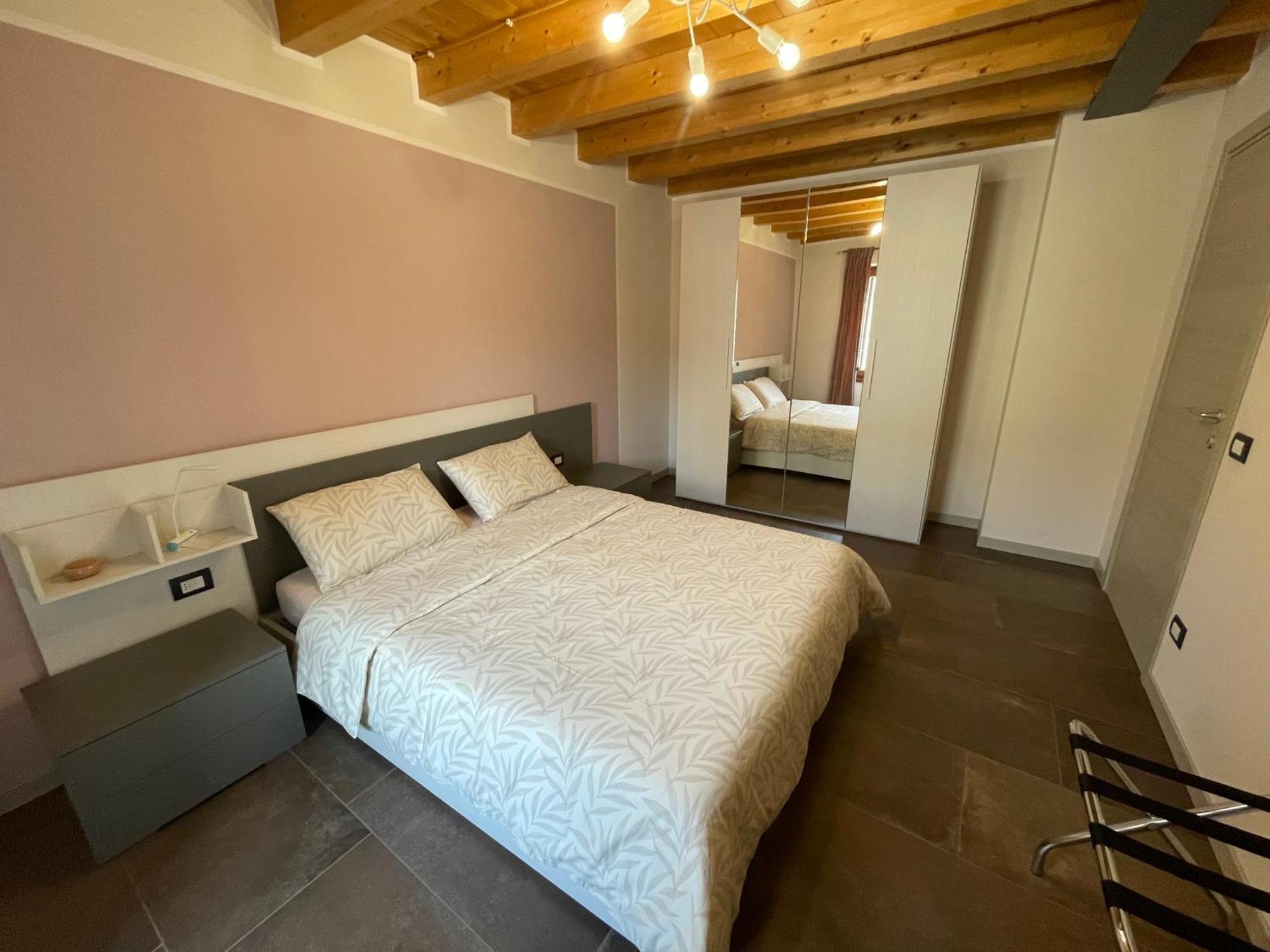 Dimora Rosso San Zeno - Wifi Veloce E Adatto Per Famiglie Apartamento Verona