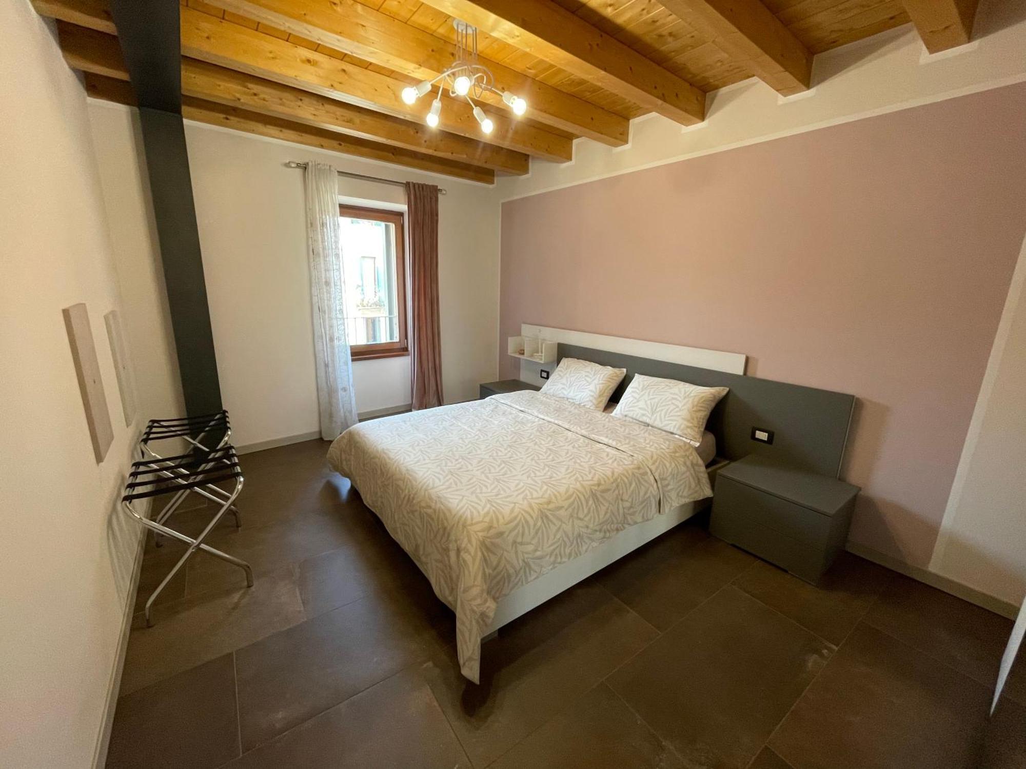 Dimora Rosso San Zeno - Wifi Veloce E Adatto Per Famiglie Apartamento