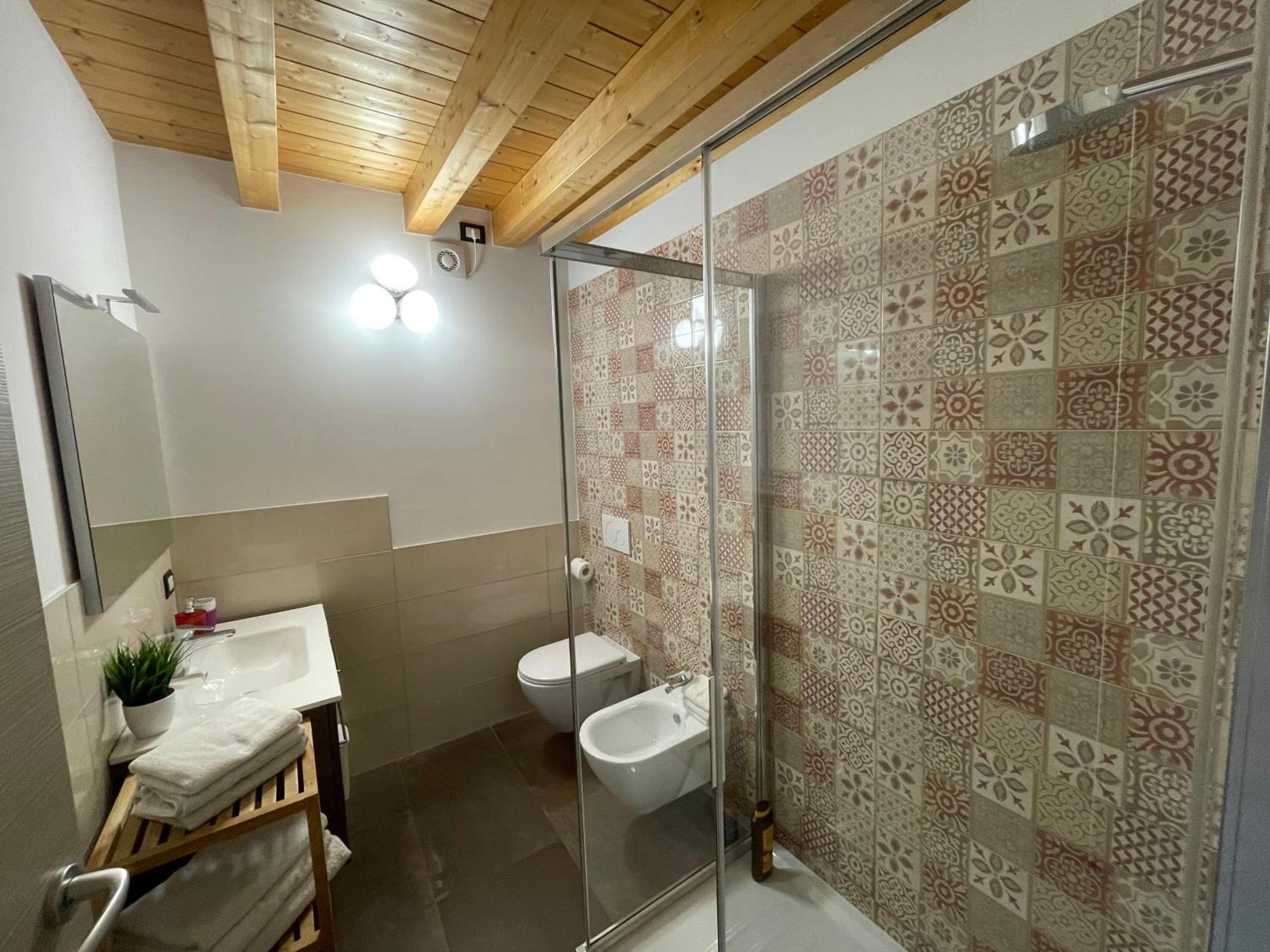 Dimora Rosso San Zeno - Wifi Veloce E Adatto Per Famiglie Apartamento
