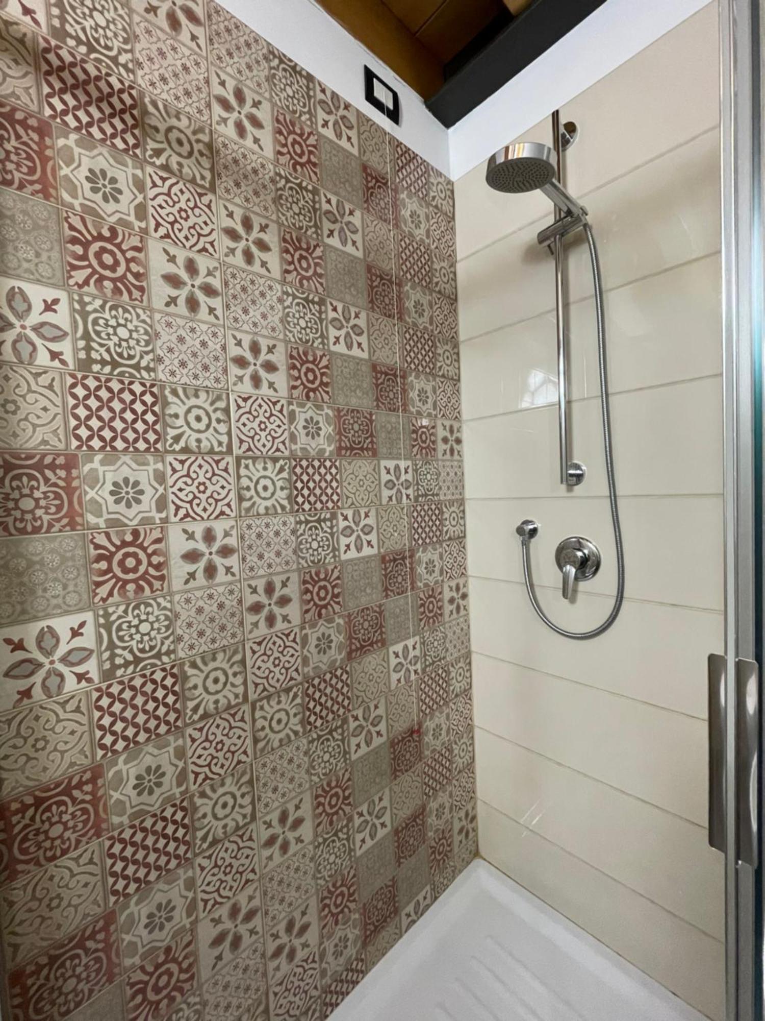 Dimora Rosso San Zeno - Wifi Veloce E Adatto Per Famiglie Apartamento *