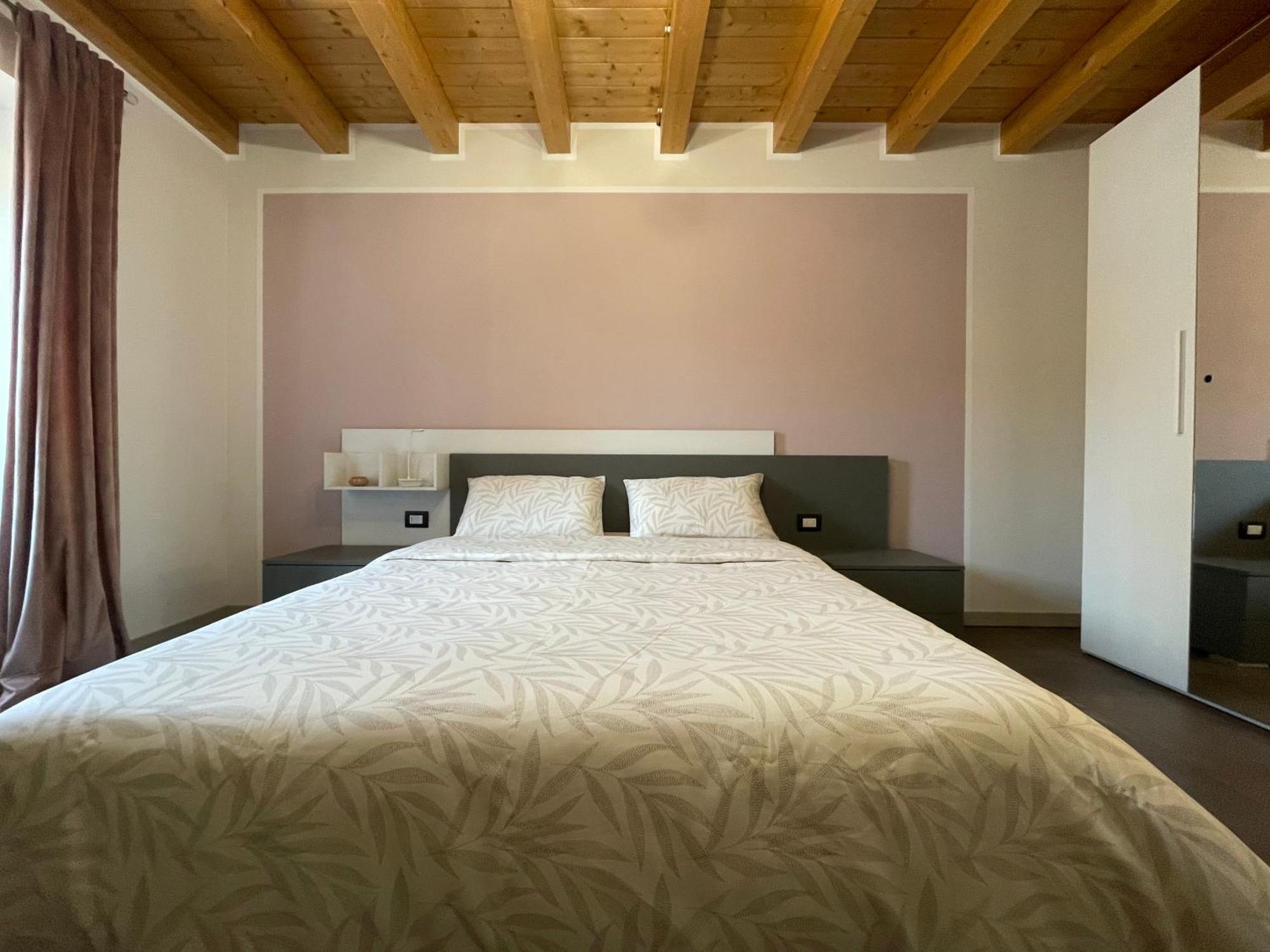 Dimora Rosso San Zeno - Wifi Veloce E Adatto Per Famiglie Apartamento