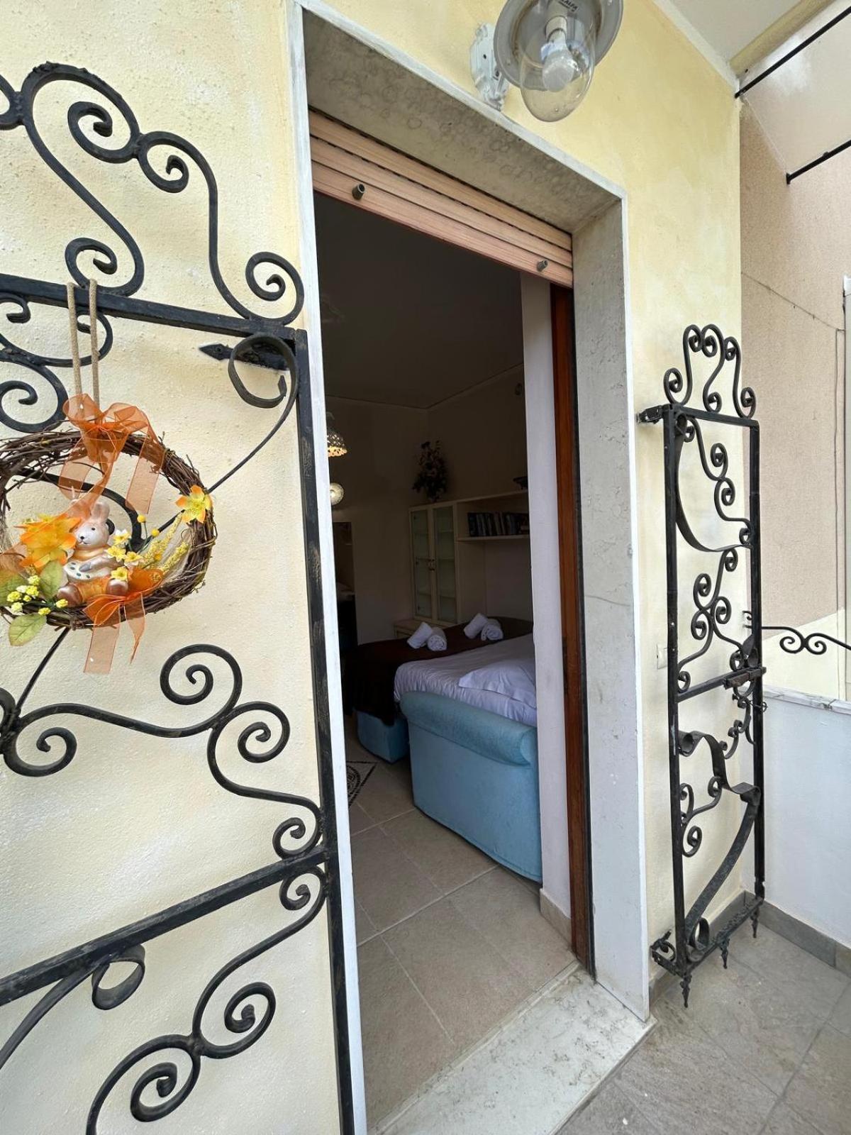Venetian Style In Apartment *