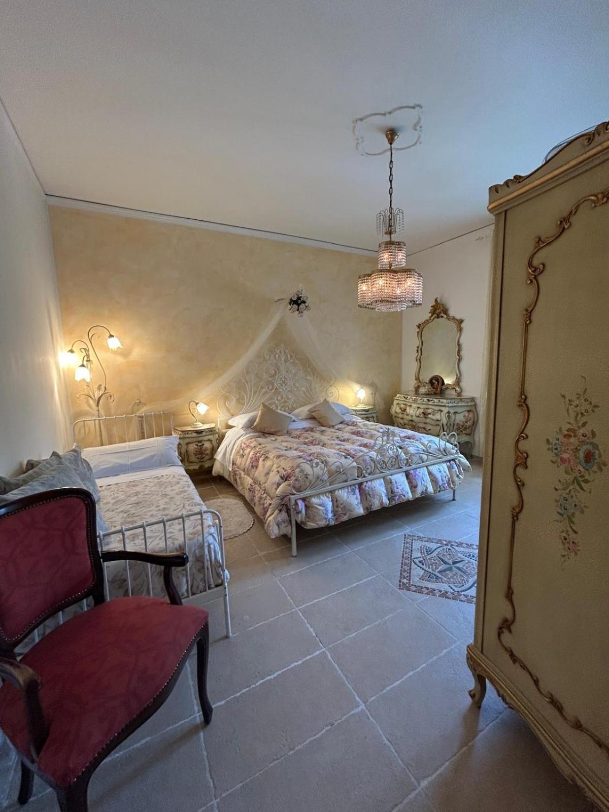 Venetian Style In Apartment