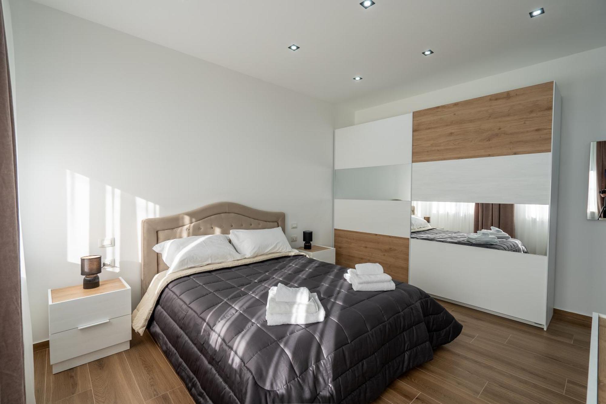 One Fiera With Private Bathroom Apartment *