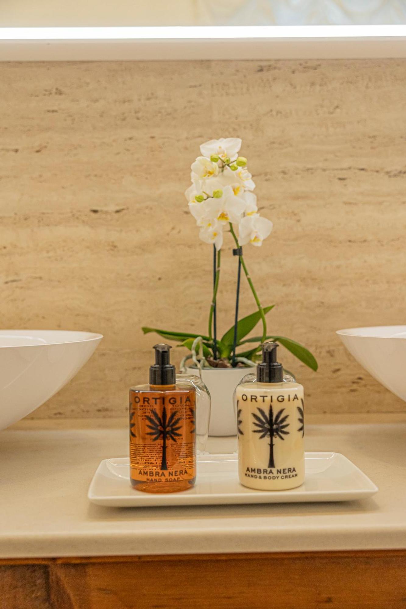 Palazzo Monga Boutique Affittacamere 4*