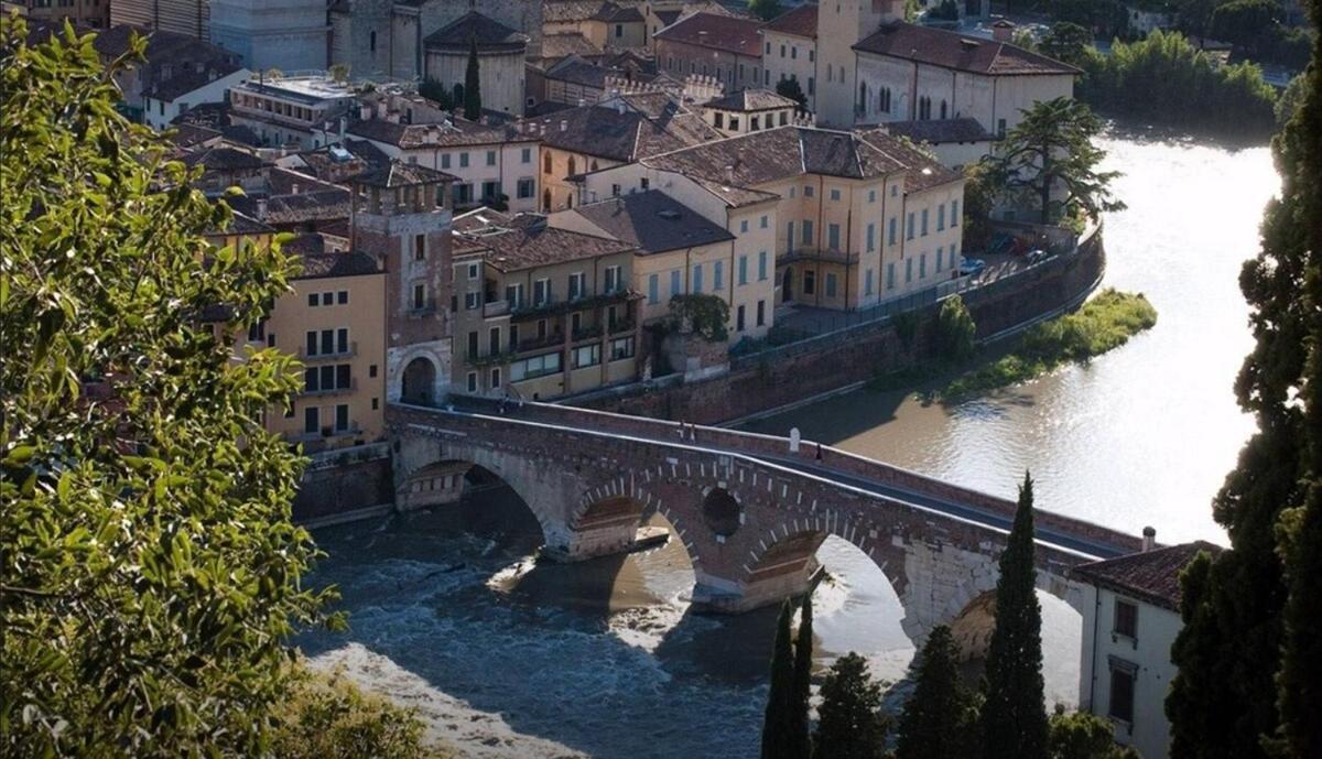 Apartment Ponte Pietra In 600 Meters! In Verona