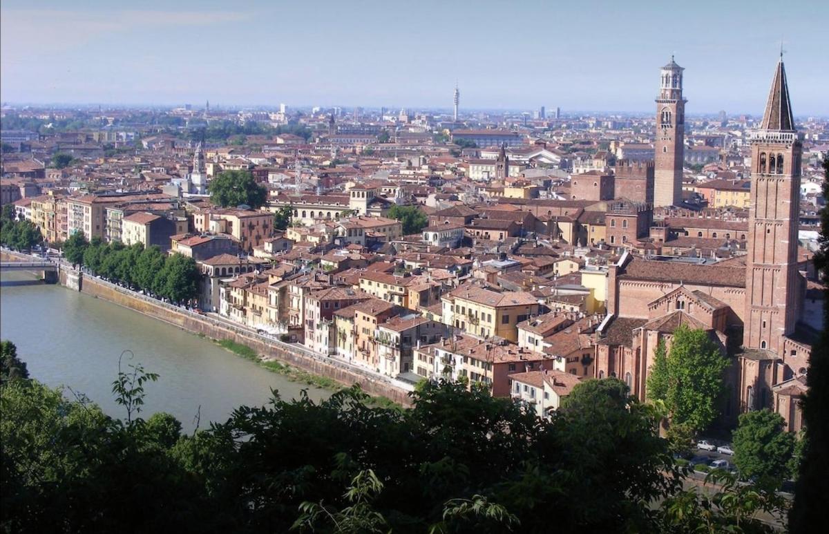 Ponte Pietra In 600 Meters! In * Verona