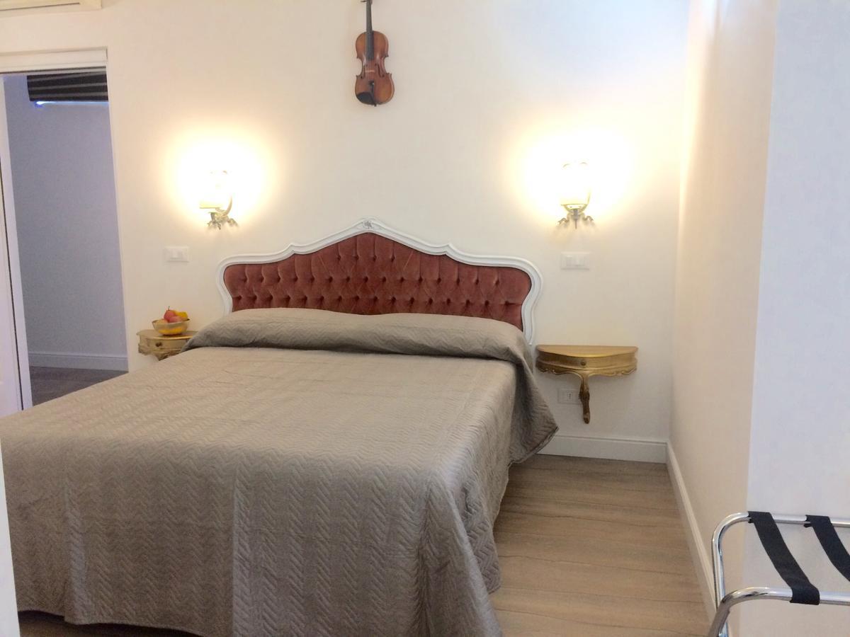 Il Violino Luxury Suite Verona Affittacamere 2*