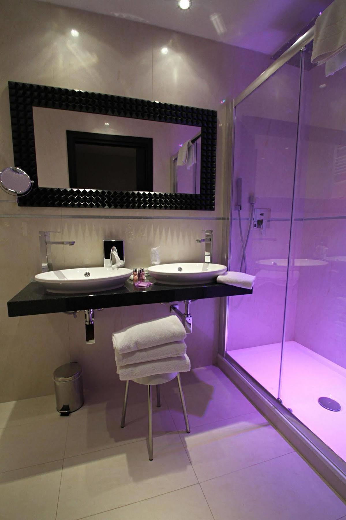 Milano & Spa***s Hotel Verona