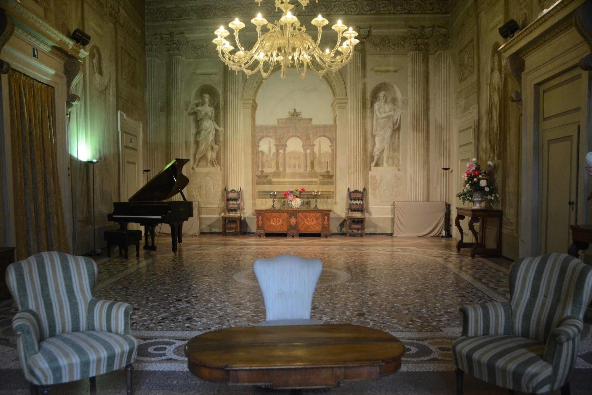 B&B Palazzo Camozzini Bed and breakfast