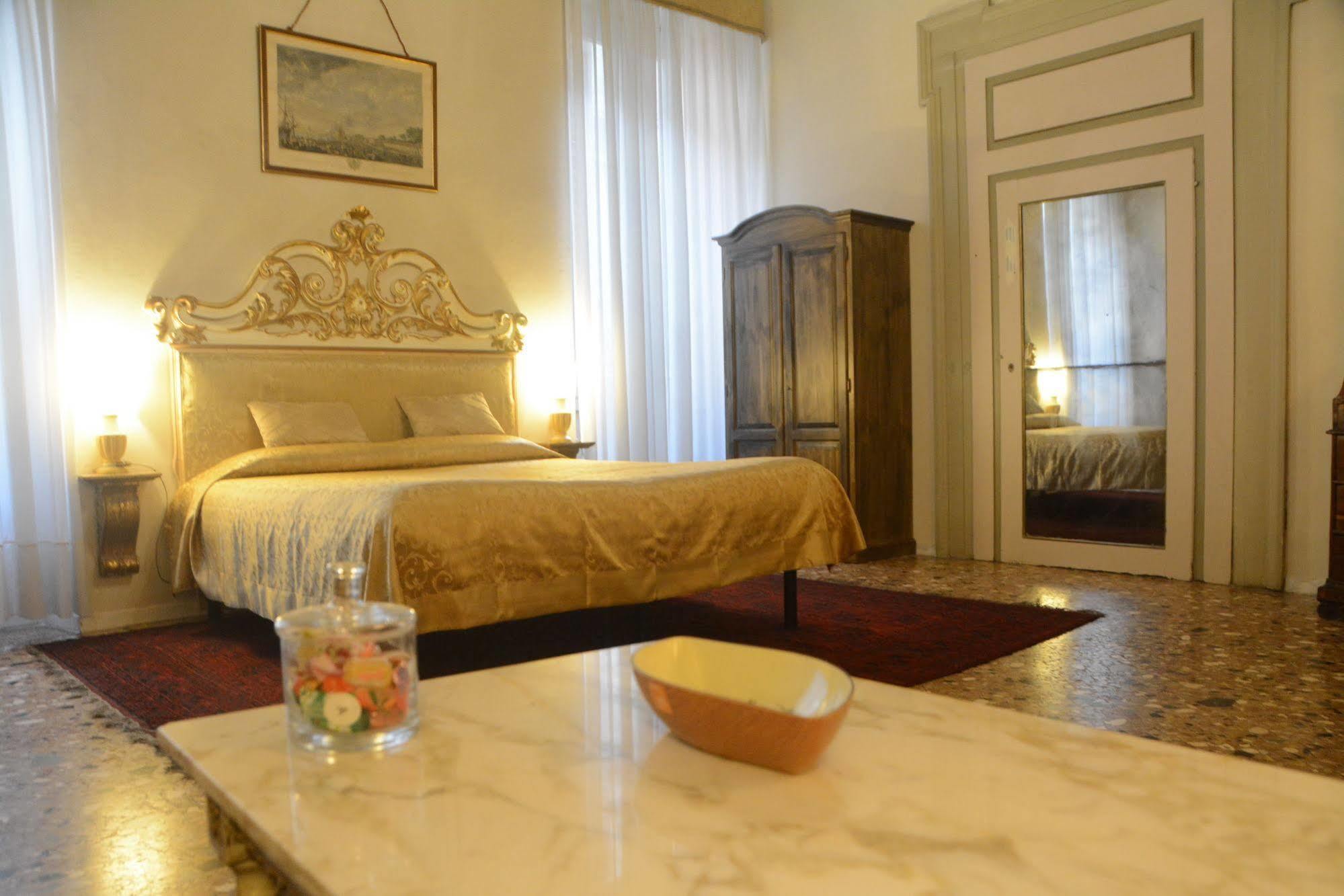 B&B Palazzo Camozzini Bed and breakfast 3*