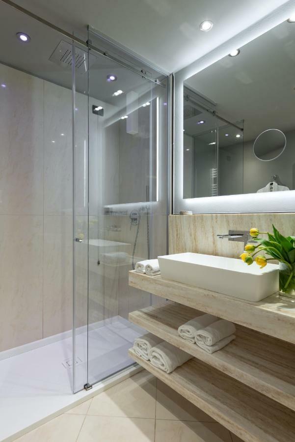 Milano & Spa***s Hotel 3*