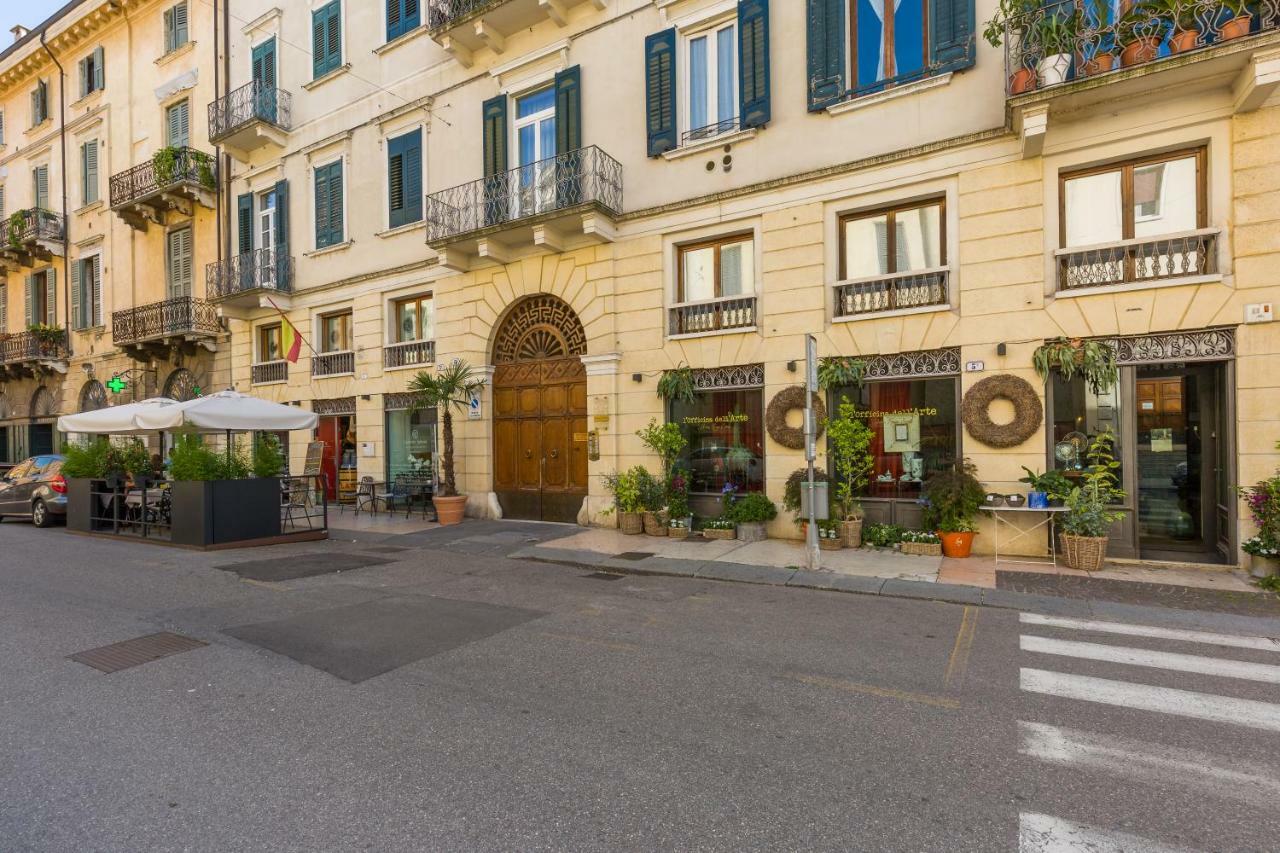 Affresco Apartment *