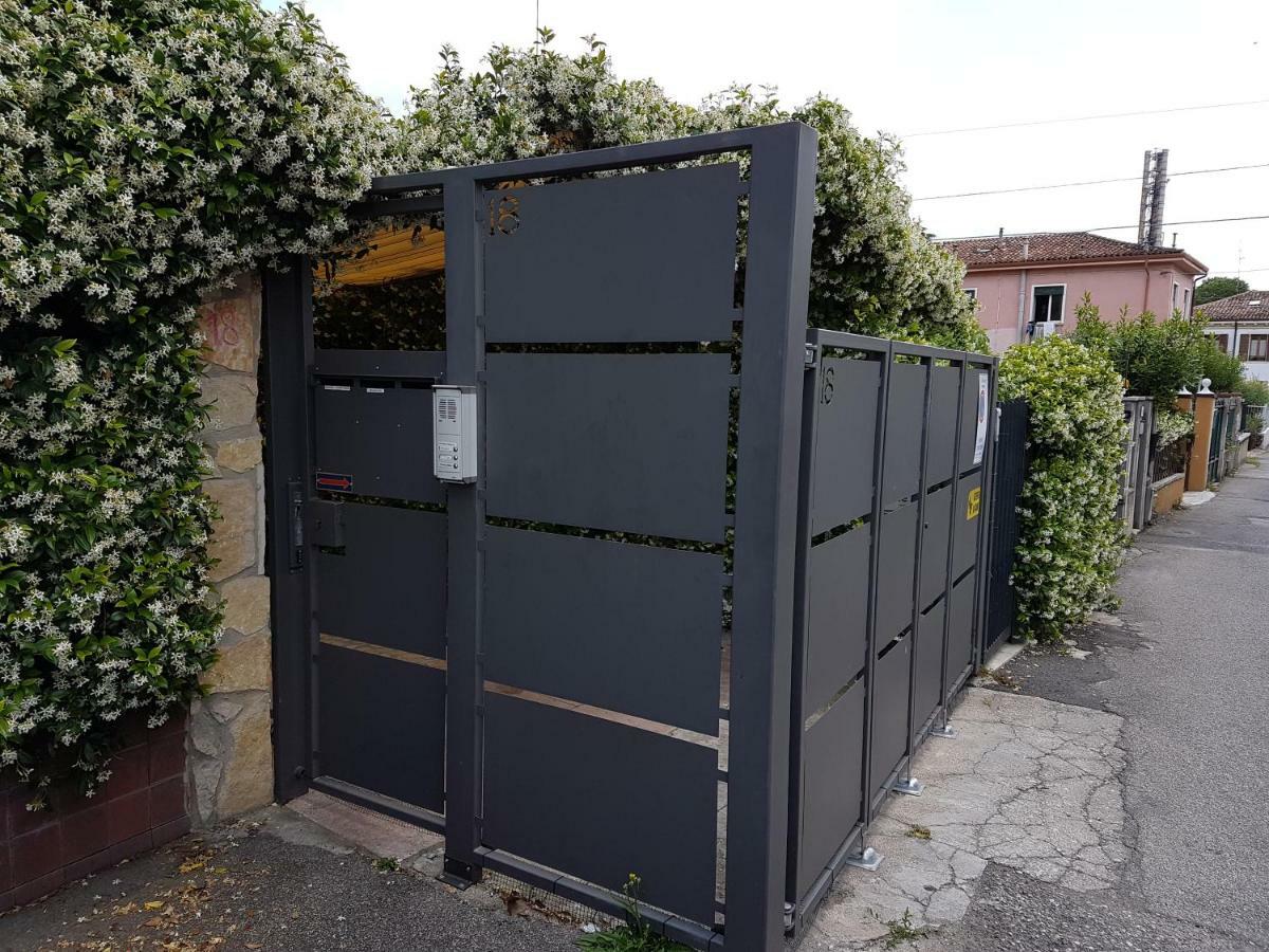 Affittacamere Dora Baltea Monolocale Primo Piano Mansarda Secondo Piano Verona