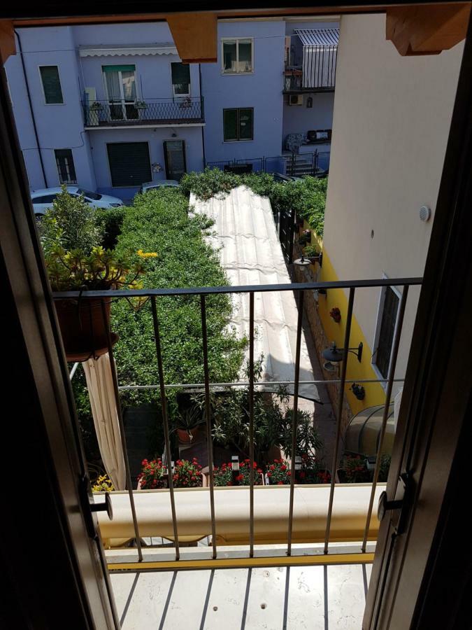 Affittacamere Dora Baltea Monolocale Primo Piano Mansarda Secondo Piano Verona