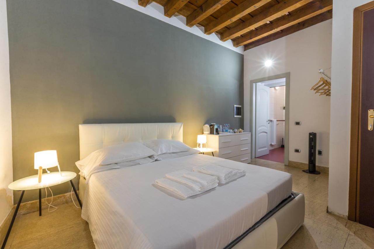 Palazzo Cavalli Pasquini Apartment *
