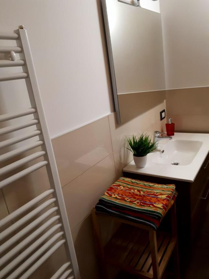 Dimora Rosso San Zeno - Wifi Veloce E Adatto Per Famiglie Apartamento